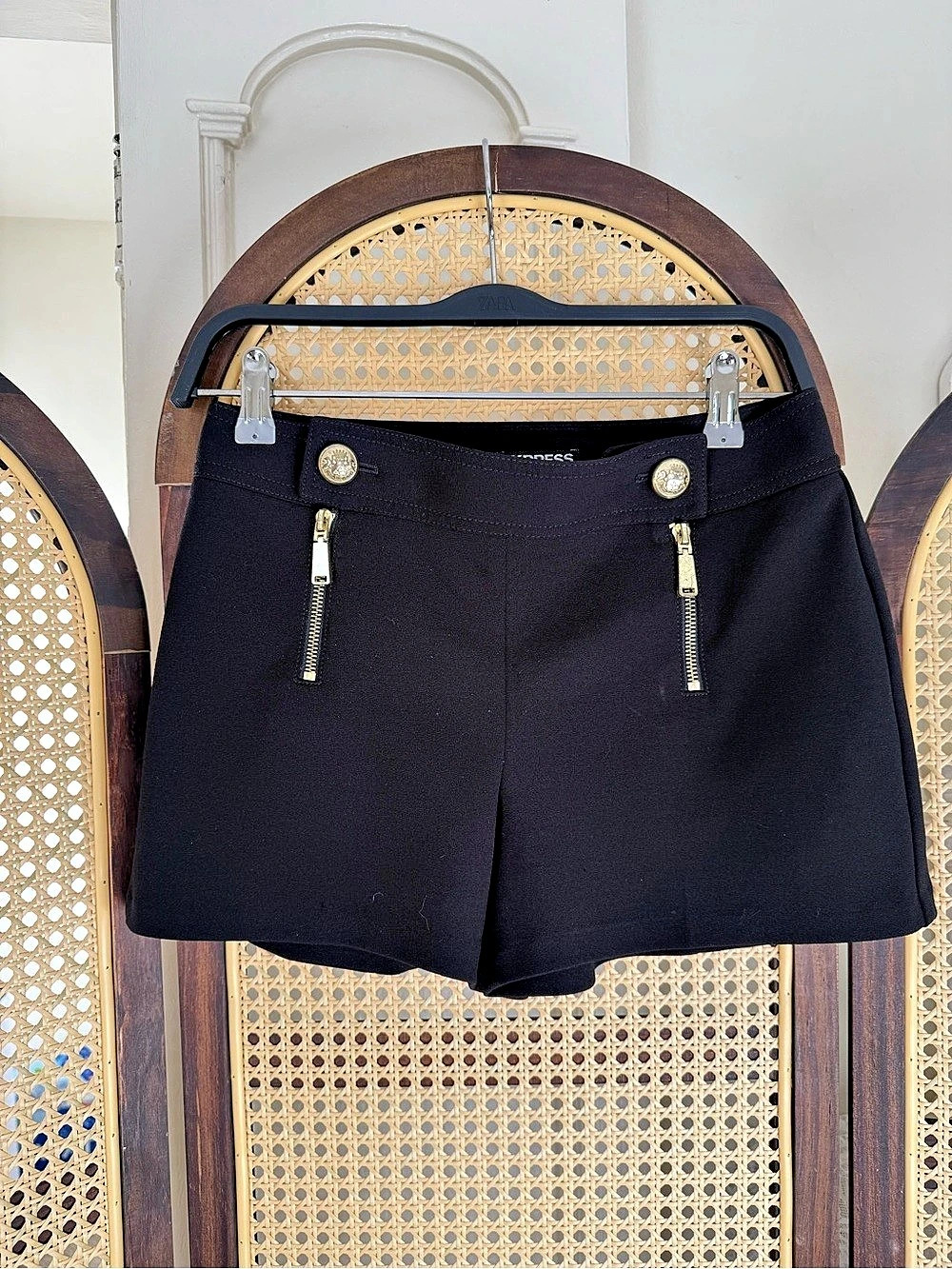 Express High Waist Zip Pocket Shorts in Black Size 0 Like New